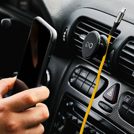 Uniwersalny magnetyczny uchwyt samochodowy na telefon komórkowy eXc HOLD, czarno-liliowy