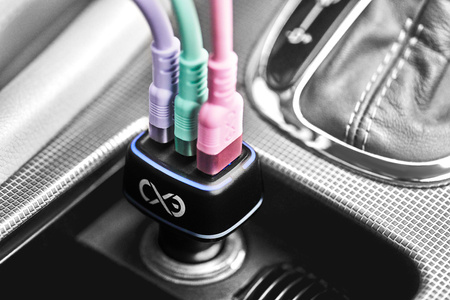 Uniwersalna ładowarka samochodowa eXc LIGHT,1xUSBA QC+2xUSBC PD,75W,biała