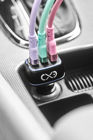 Uniwersalna ładowarka samochodowa eXc LIGHT,1xUSBA QC+2xUSBC PD,75W,czarna